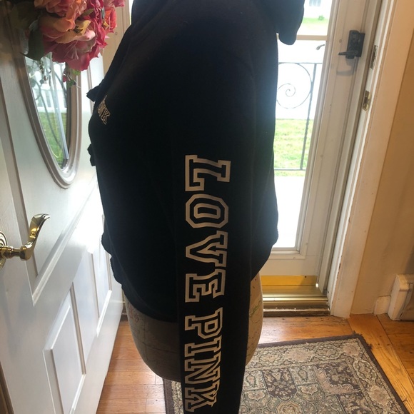 Pink Victoria’sSecret BlackCropped PulloverHoodie - Picture 2 of 6